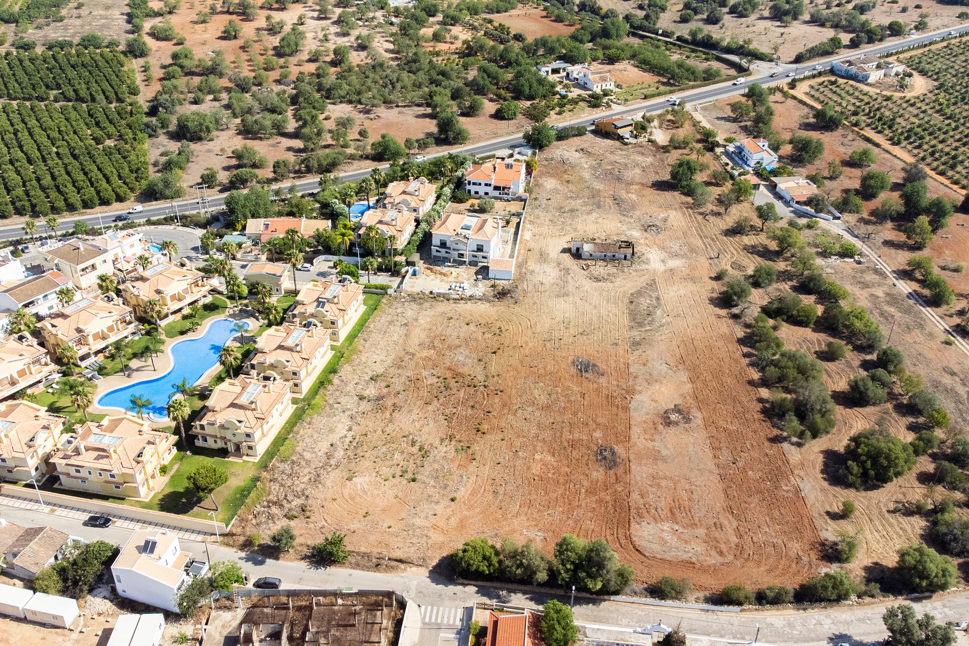 Land in Tavira (70489) — photograph 2