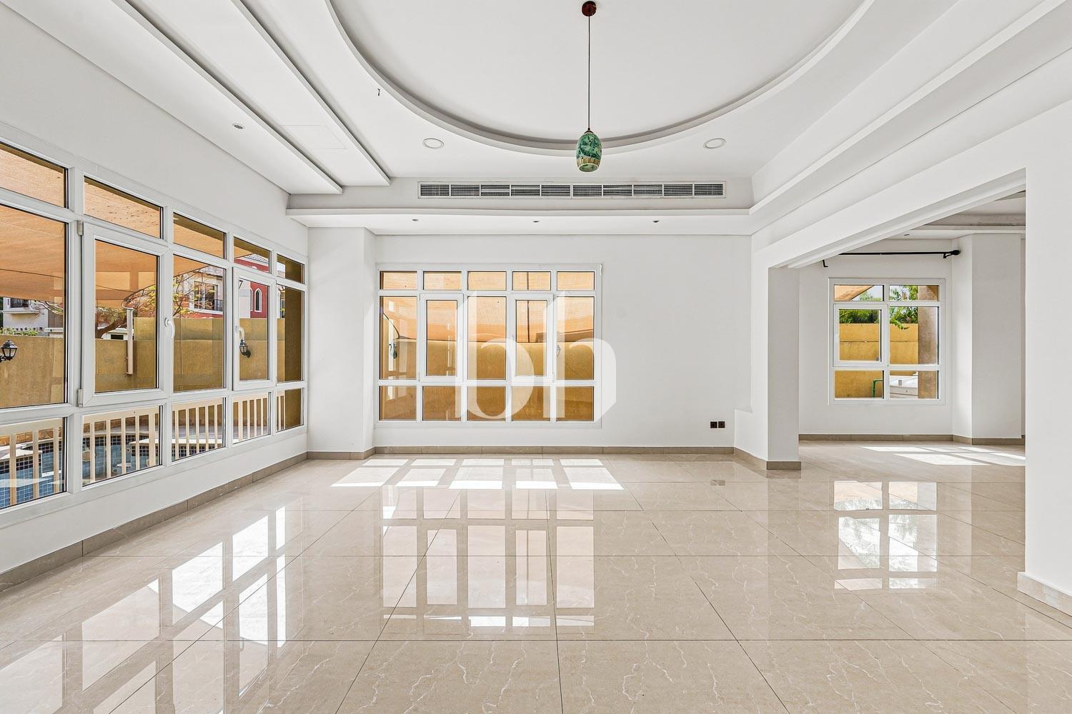 Courtyard CH3 — photograph 4