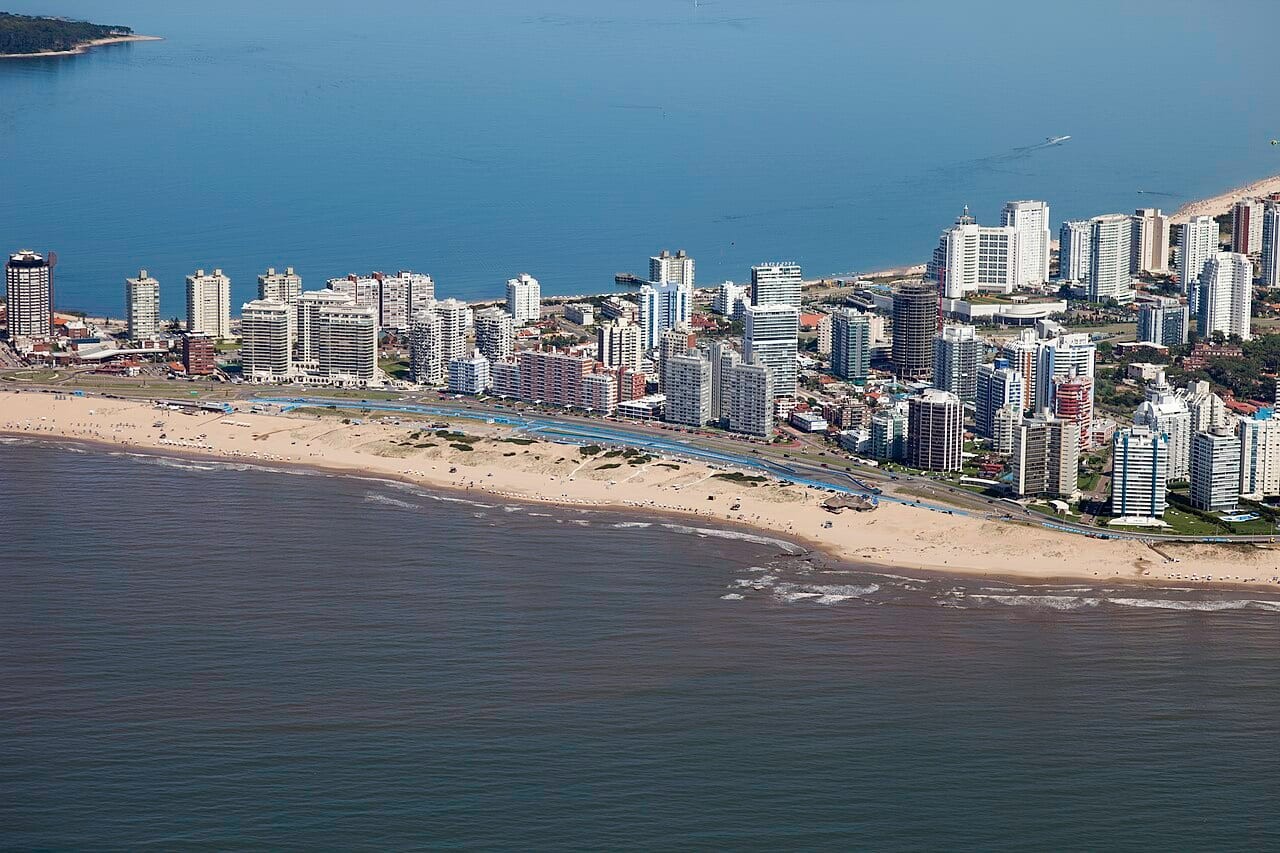The Peninsula (El Centro)
