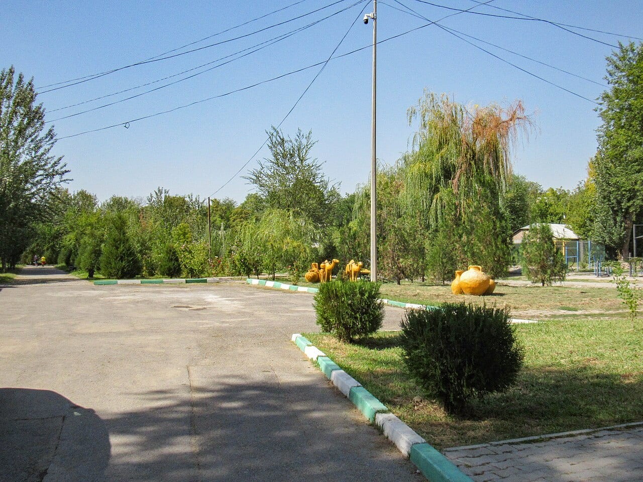 Yenbekshi District